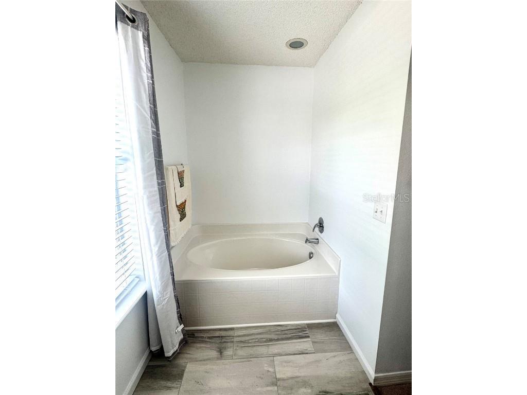 3181 Deltona Boulevard Spring Hill FL 34606 TB8388374 image33