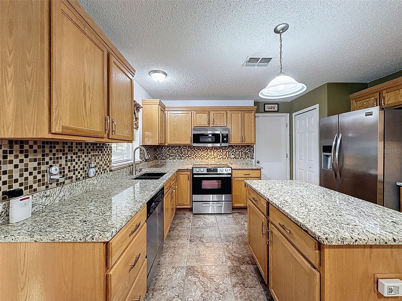 3181 Deltona Boulevard Spring Hill FL 34606 W7882715 image2