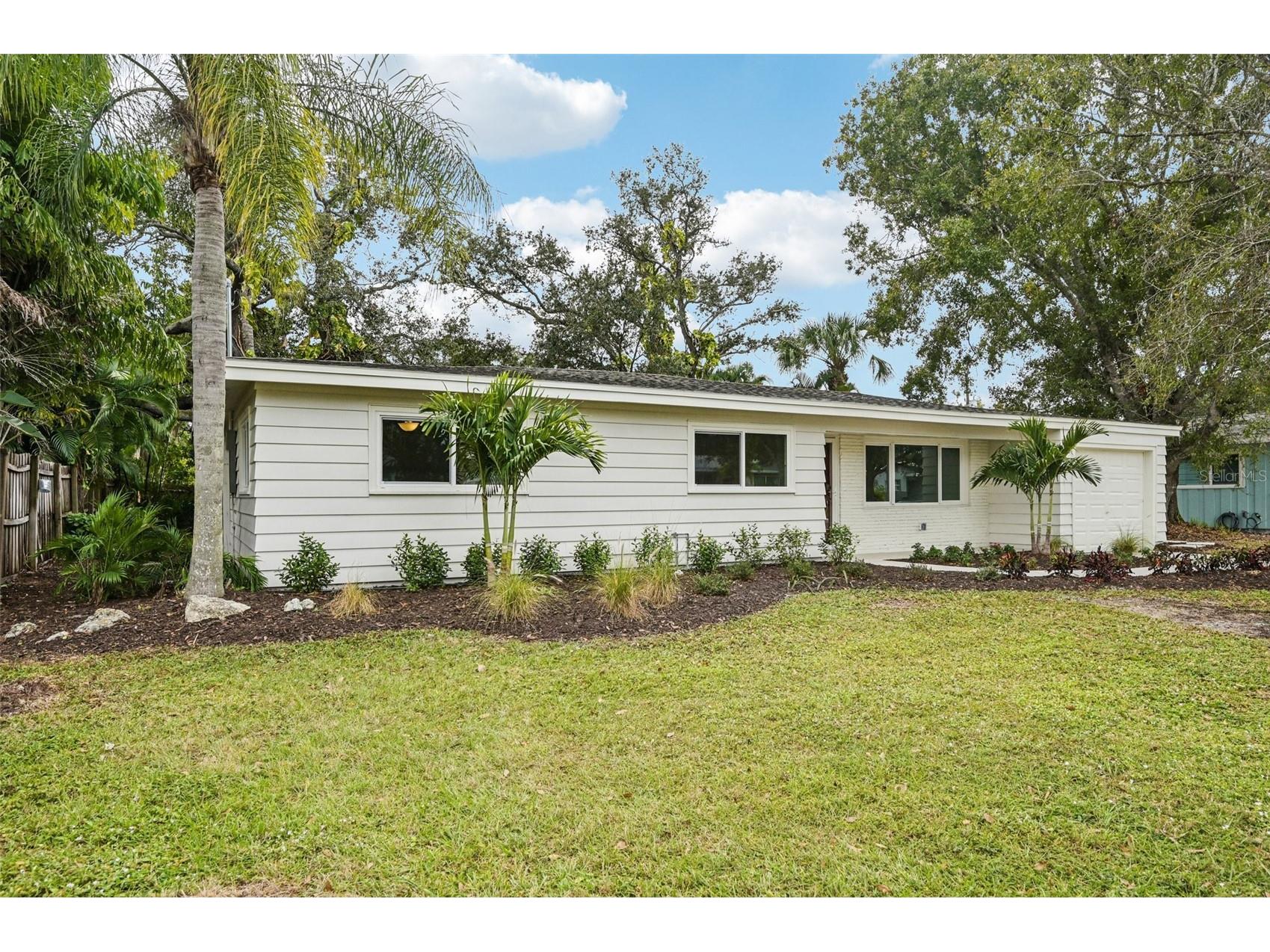 3182 Hatton Street Sarasota FL 34237 A4676210 image1
