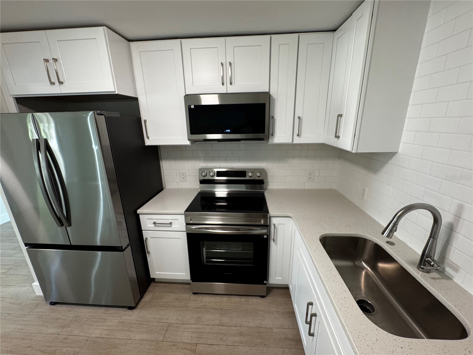 3182 Hatton Street Sarasota FL 34237 A4684851 image10