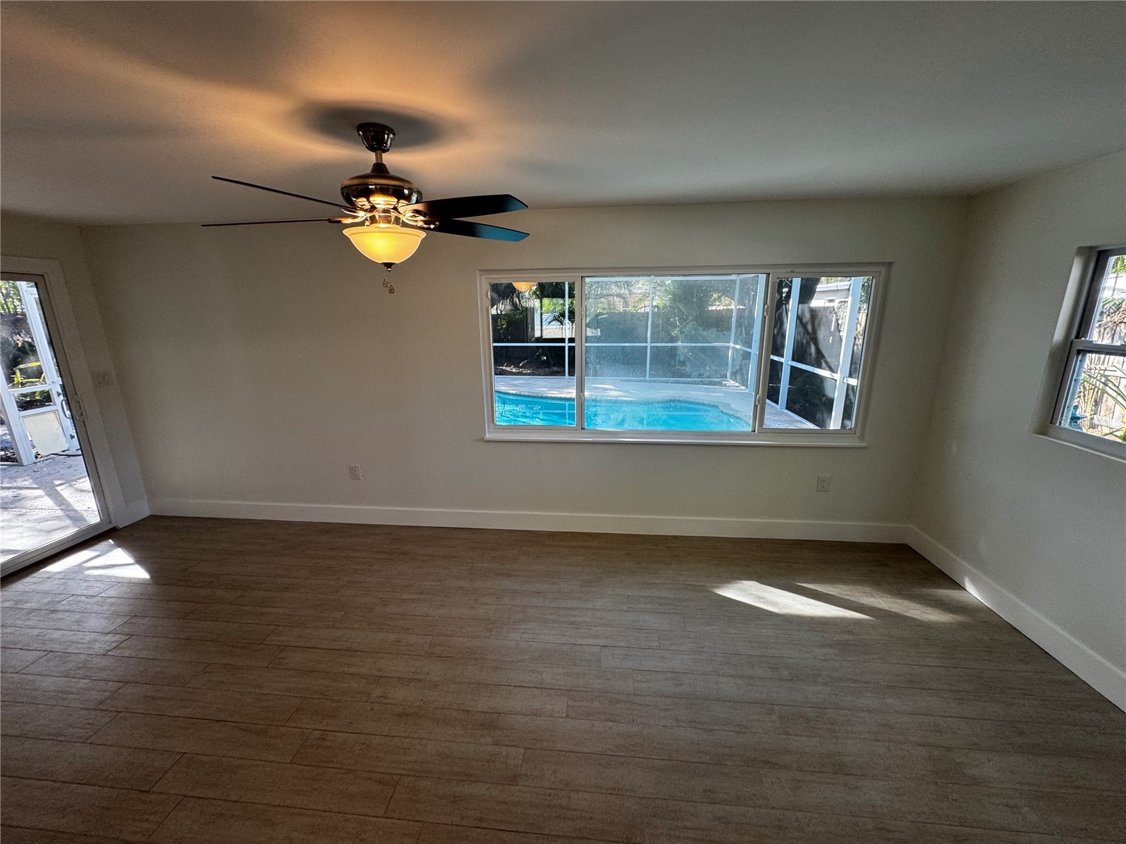 3182 Hatton Street Sarasota FL 34237 A4684851 image13