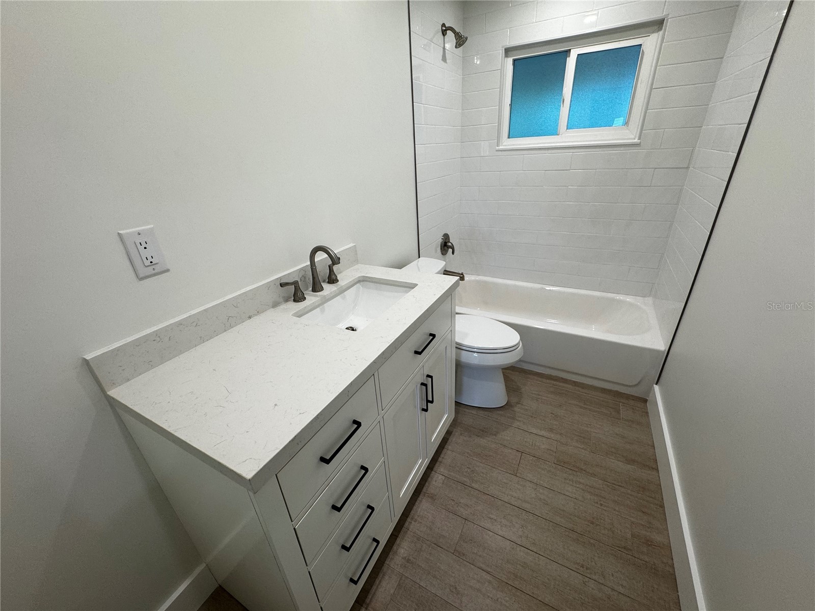 3182 Hatton Street Sarasota FL 34237 A4684851 image17