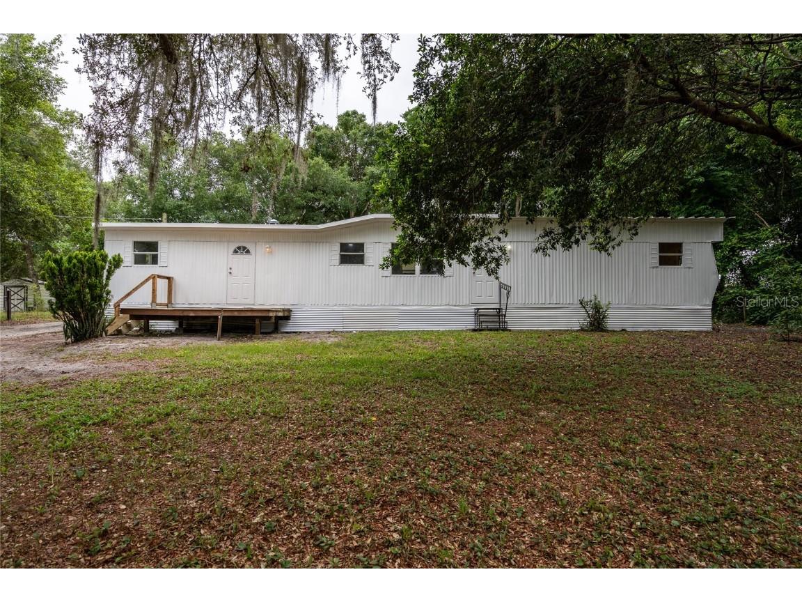 31820 Lakeside Drive Deland FL 32720 V4935787 image1