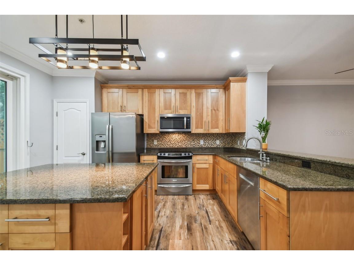 3183 Bayshore Oaks Drive Tampa FL 33611 TB8442717 image18