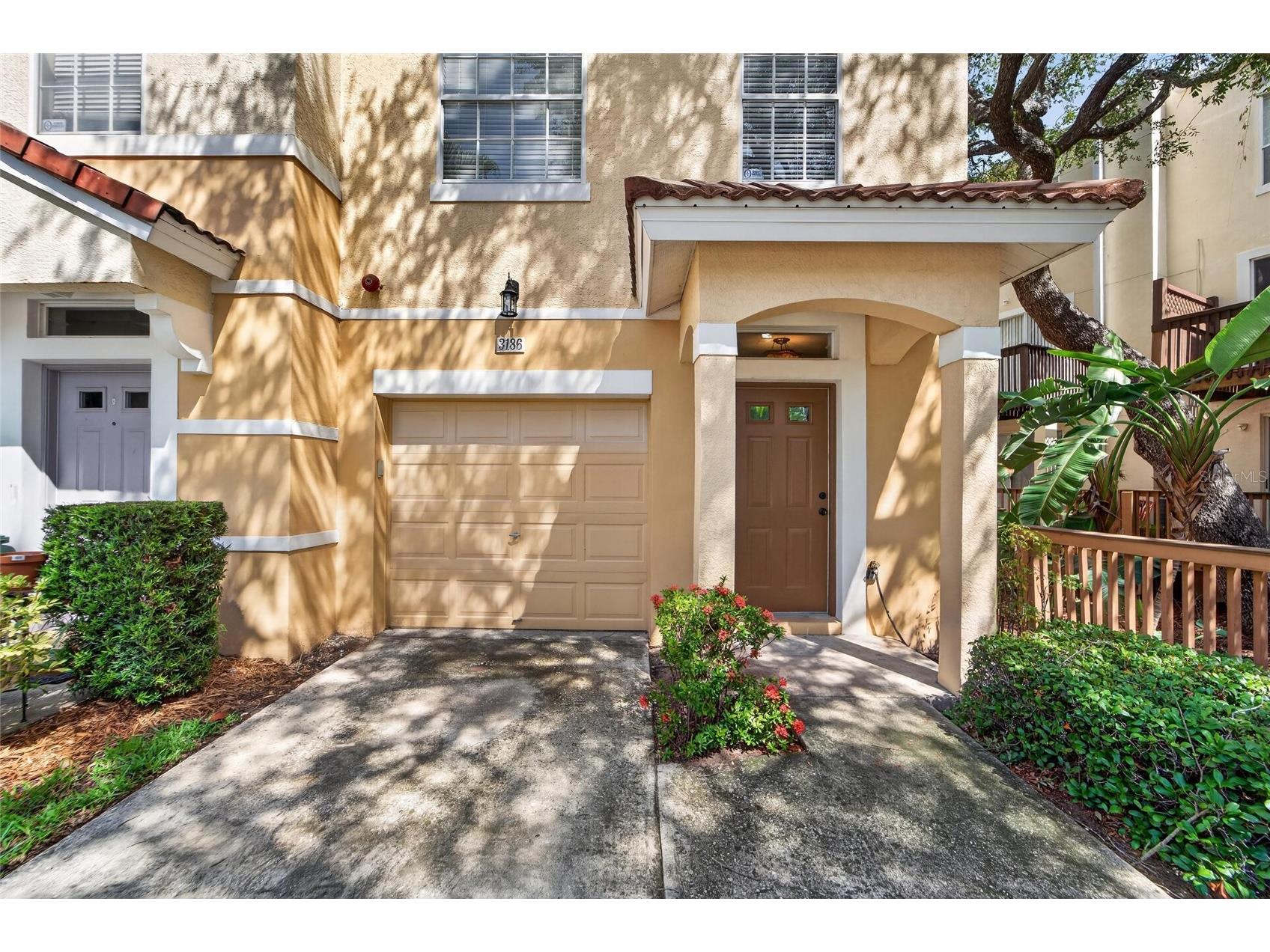 3186 Bayshore Oaks Drive Tampa FL 33611 TB8527370 image1