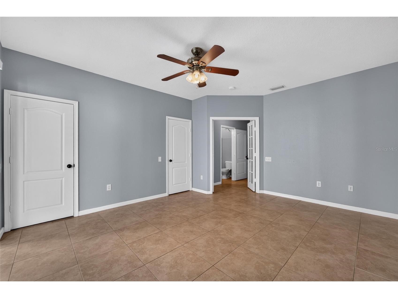3186 Bayshore Oaks Drive Tampa FL 33611 TB8527370 image13
