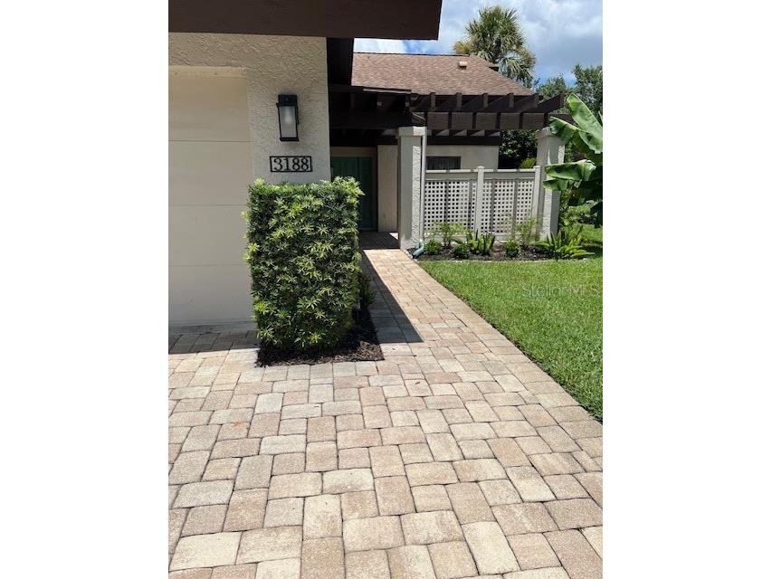3188 Windrush Bourne #2 Sarasota FL 34235 A4660769 image1