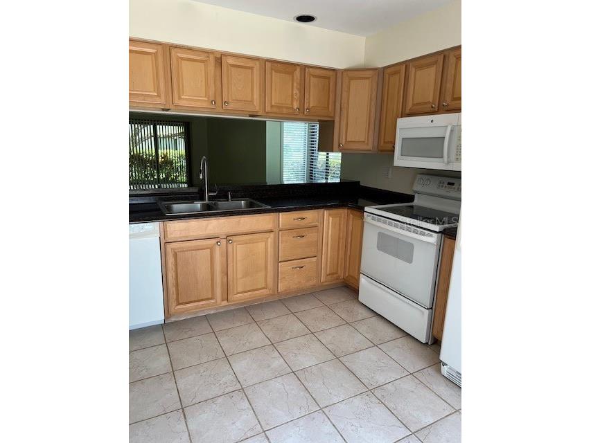 3188 Windrush Bourne #2 Sarasota FL 34235 A4660769 image5