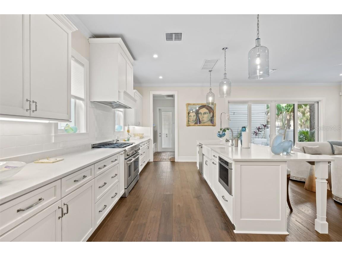 319 12th Avenue NE Saint Petersburg FL 33701 TB8442934 image18