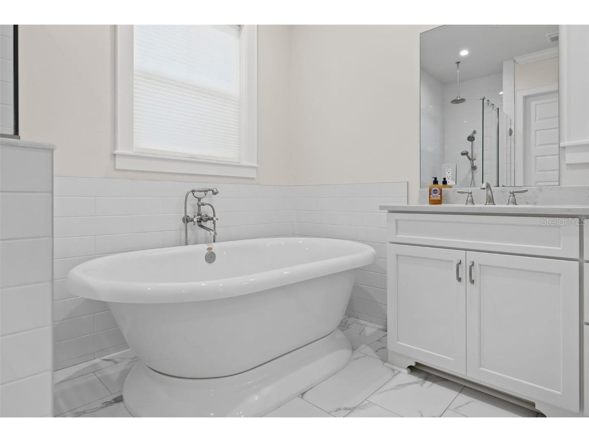 319 12th Avenue NE Saint Petersburg FL 33701 TB8442934 image38