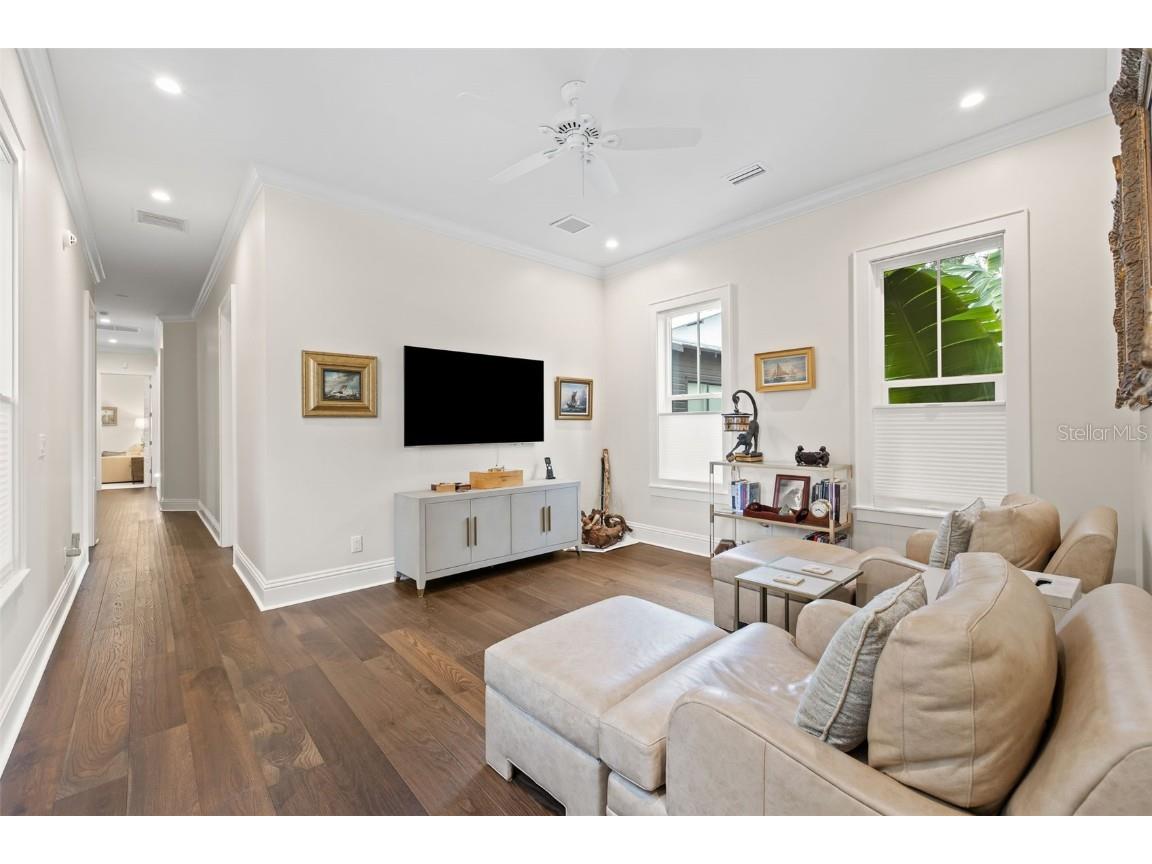 319 12th Avenue NE Saint Petersburg FL 33701 TB8442934 image39