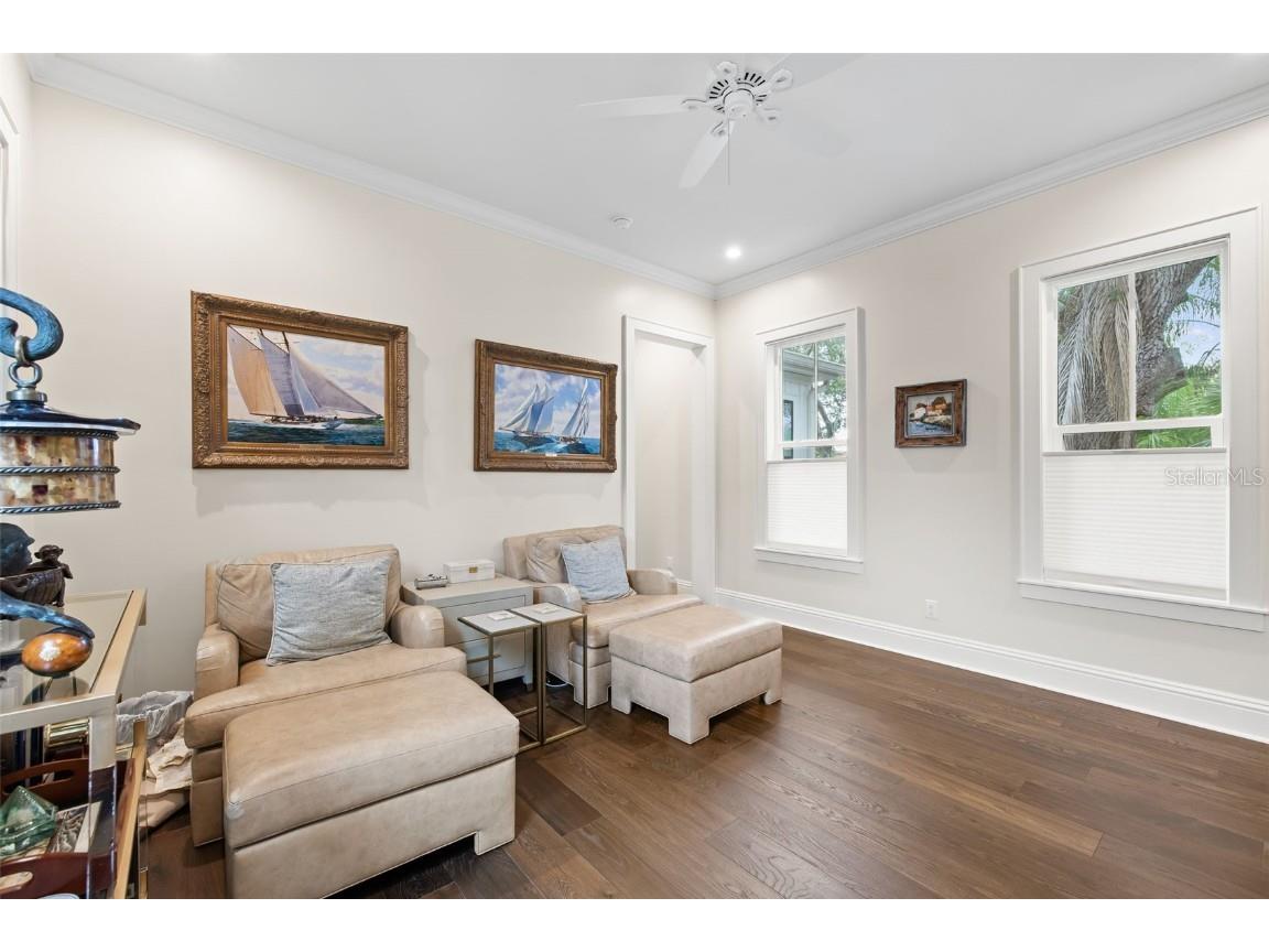 319 12th Avenue NE Saint Petersburg FL 33701 TB8442934 image40