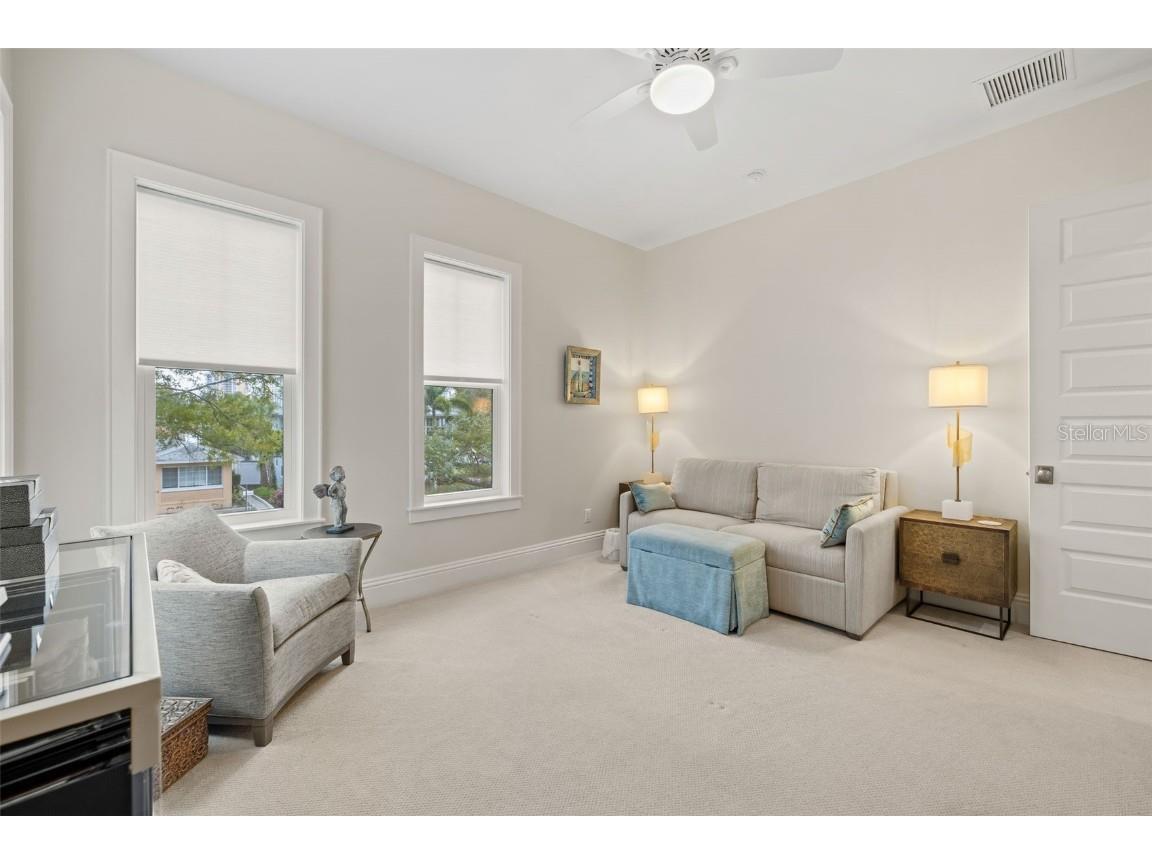 319 12th Avenue NE Saint Petersburg FL 33701 TB8442934 image43