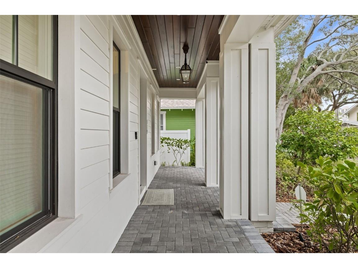 319 12th Avenue NE Saint Petersburg FL 33701 TB8442934 image5