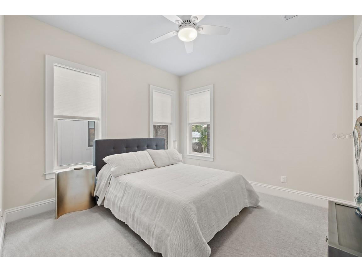 319 12th Avenue NE Saint Petersburg FL 33701 TB8442934 image51