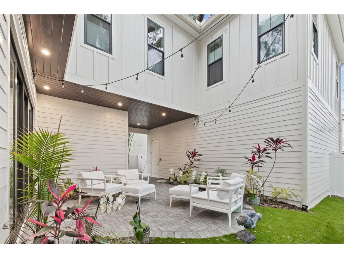 319 12th Avenue NE Saint Petersburg FL 33701 TB8442934 image55