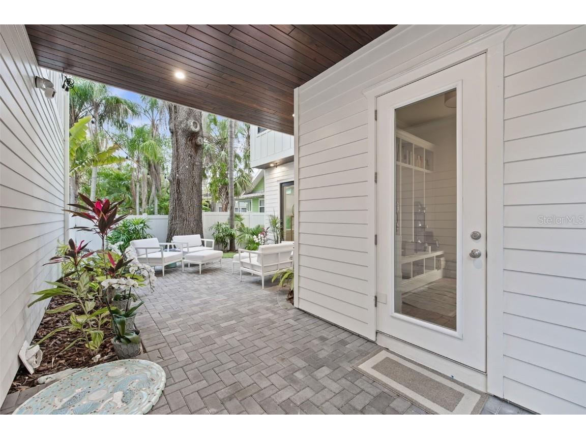 319 12th Avenue NE Saint Petersburg FL 33701 TB8442934 image58