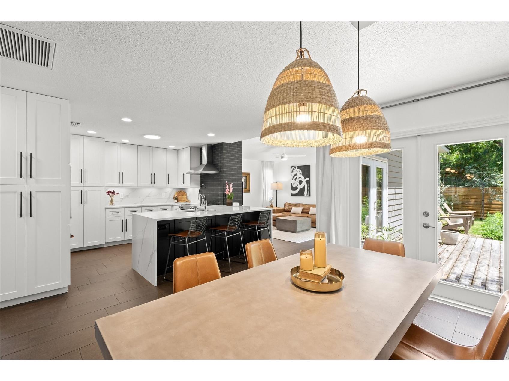 319 Bearded Oaks Circle Sarasota FL 34232 A4699157 image16