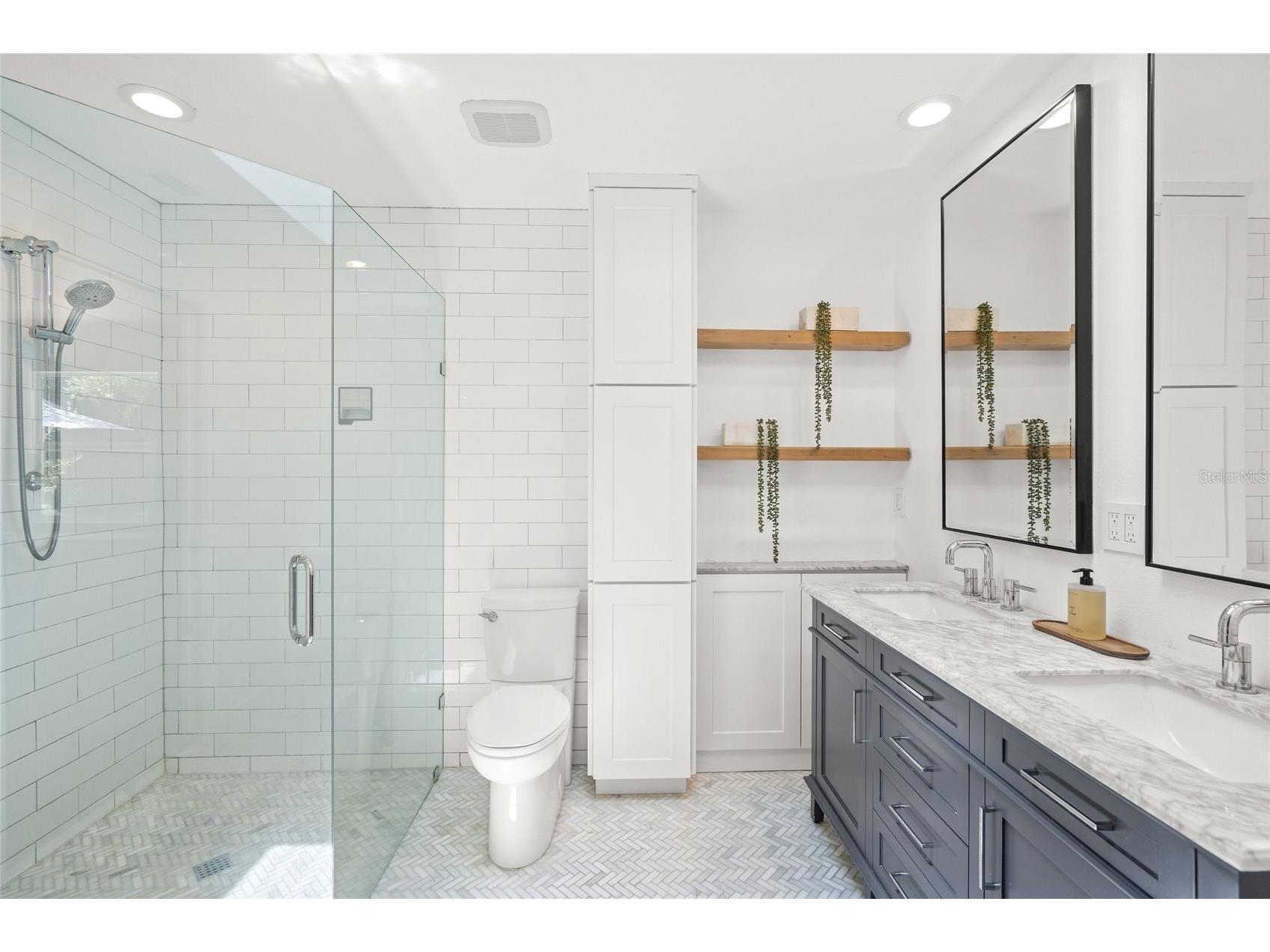 319 Bearded Oaks Circle Sarasota FL 34232 A4699157 image35