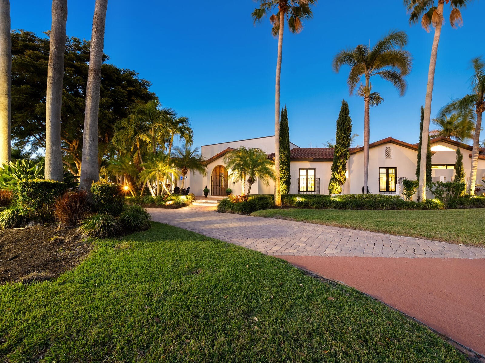 319 Bird Key Drive Sarasota FL 34236 A4684204 image2