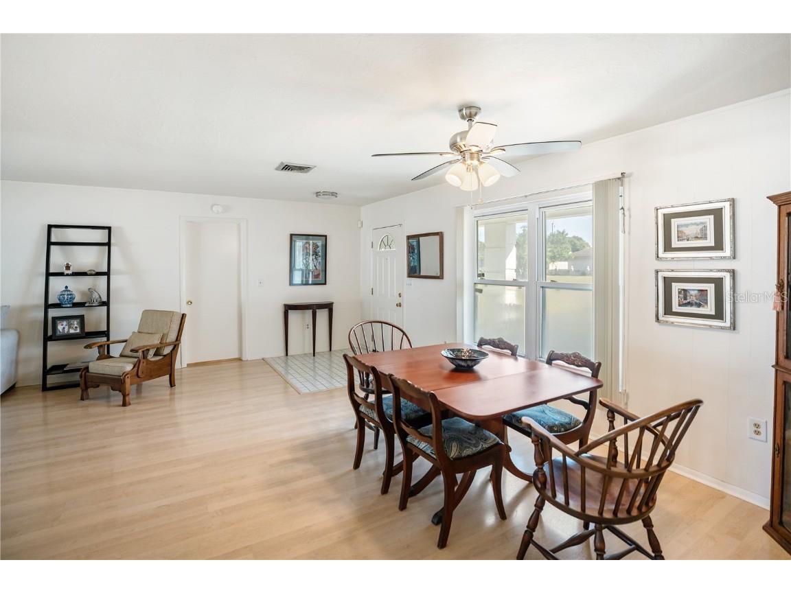 319 Mendez Drive Sarasota FL 34243 A4674239 image12