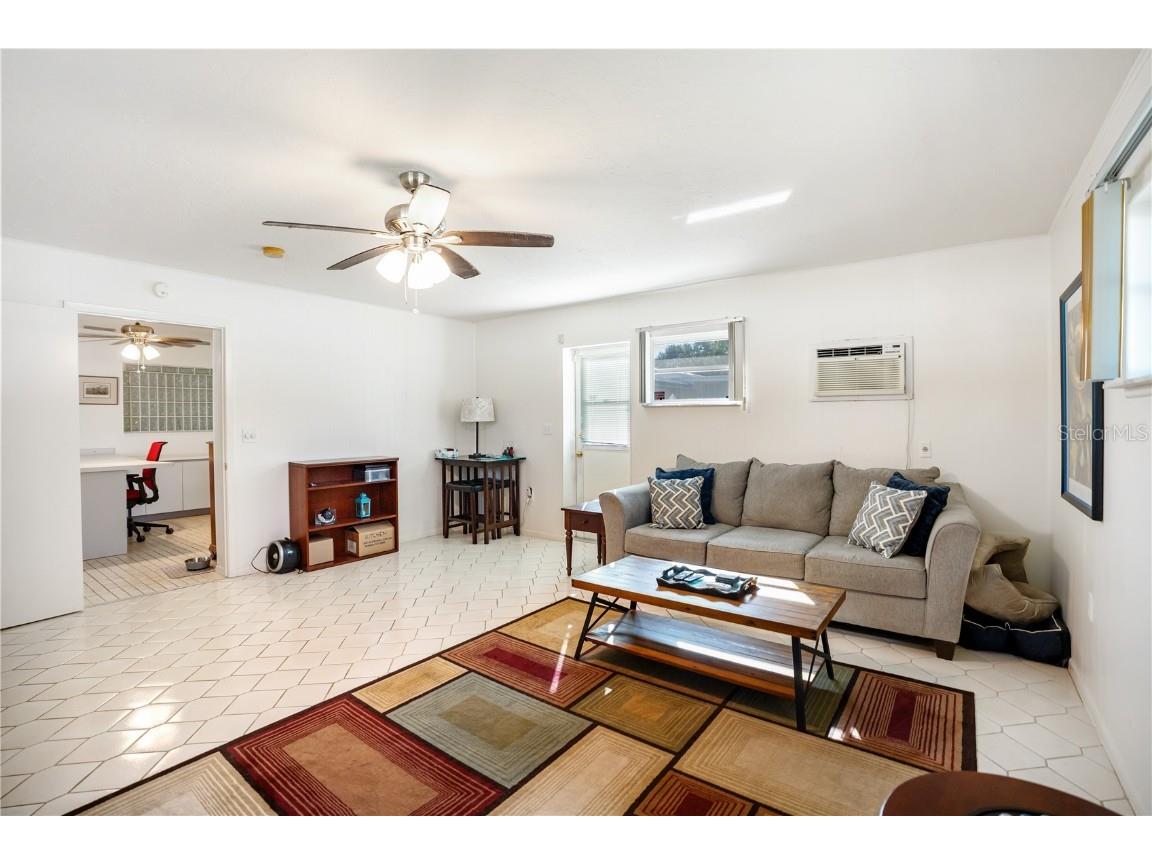 319 Mendez Drive Sarasota FL 34243 A4674239 image16