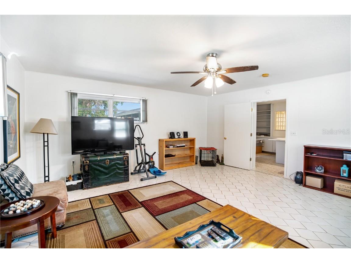 319 Mendez Drive Sarasota FL 34243 A4674239 image17