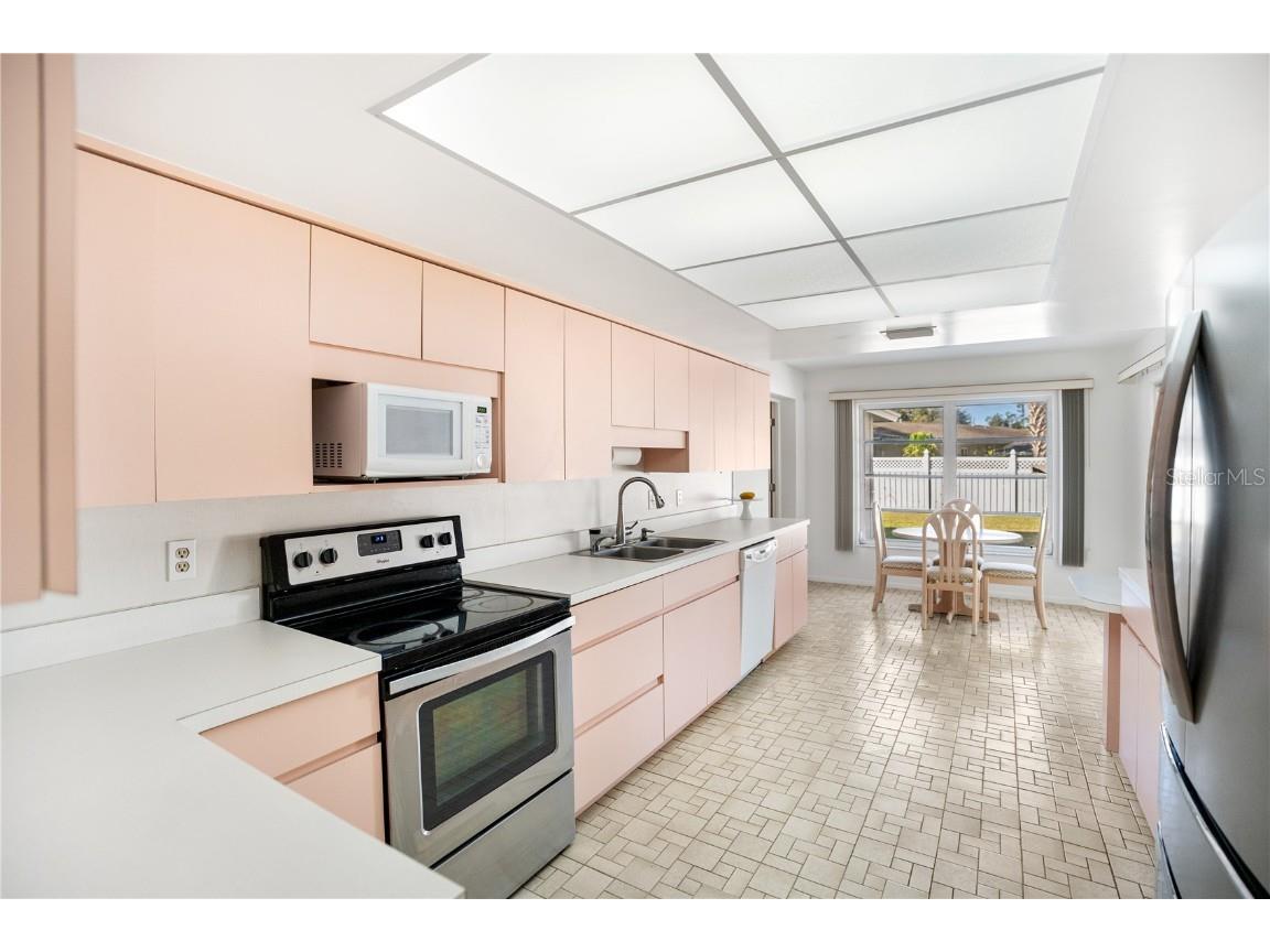 319 Mendez Drive Sarasota FL 34243 A4674239 image19