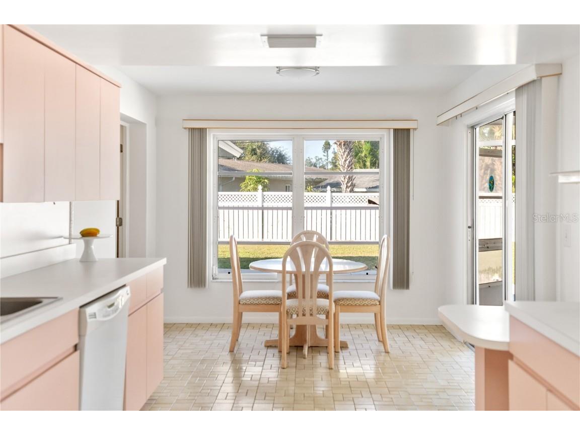 319 Mendez Drive Sarasota FL 34243 A4674239 image21