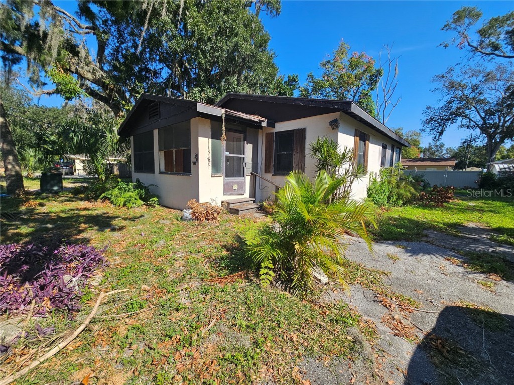 319 N Frederick Avenue Daytona Beach FL 32114 O6247543 image1