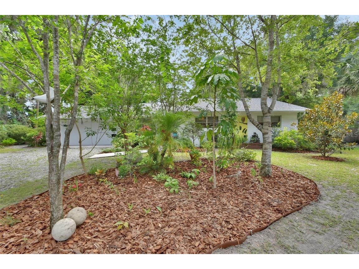 319 N Salisbury Avenue Deland FL 32720 V4943178 image1