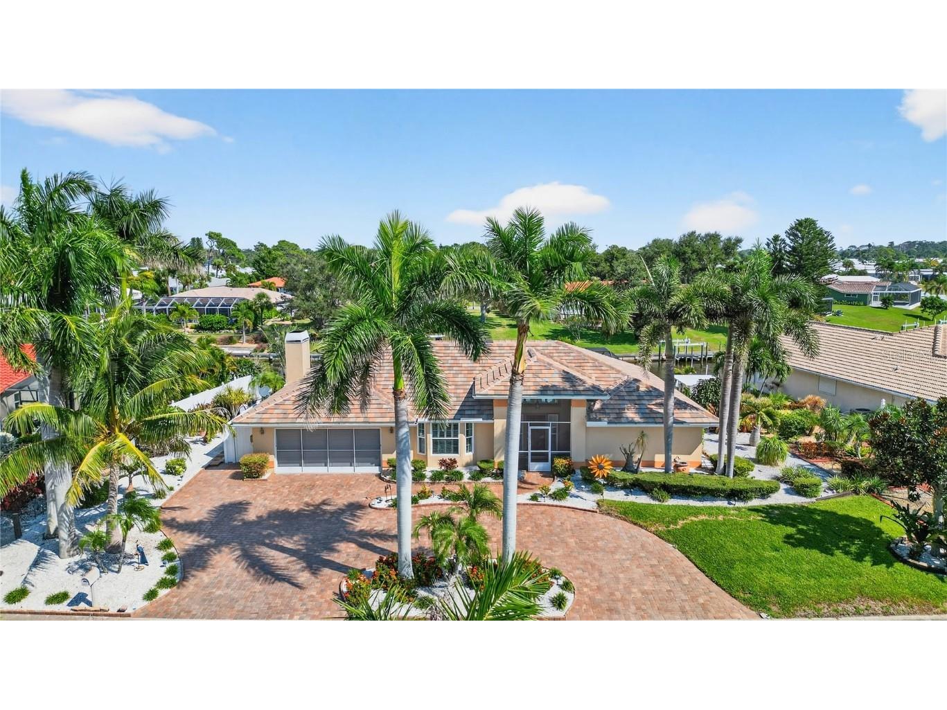 319 Oakwood Circle Englewood FL 34223 N6140933 image1