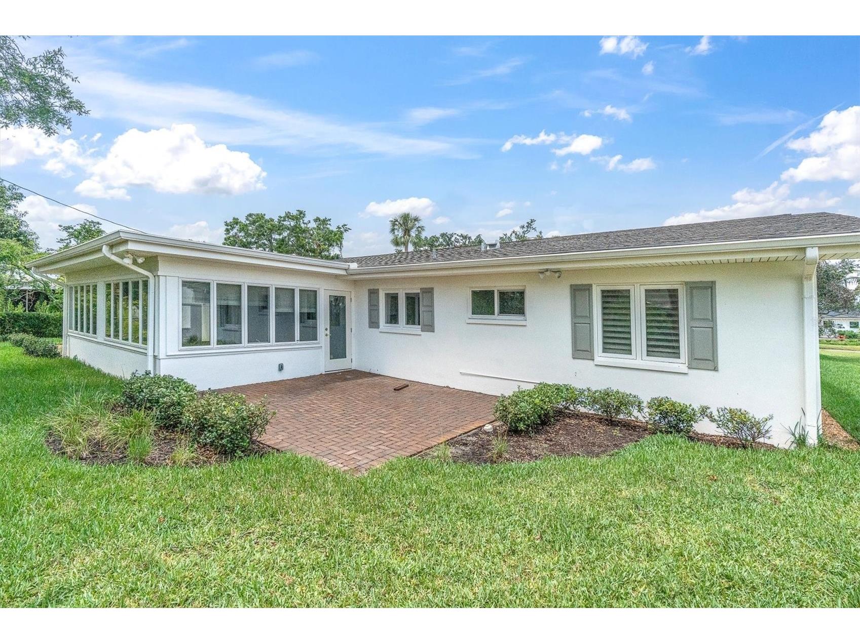 319 Rafael Boulevard NE Saint Petersburg FL 33704 TB8429194 image4