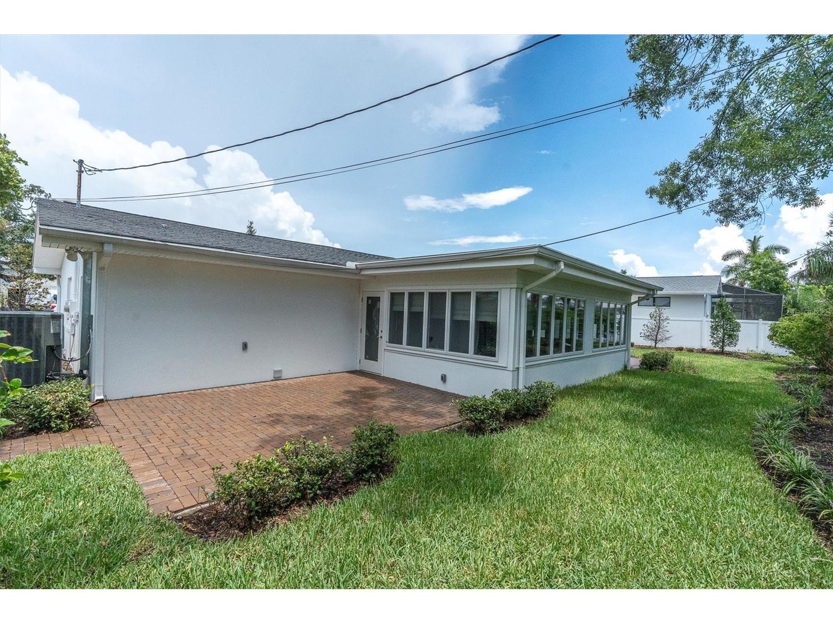 319 Rafael Boulevard NE Saint Petersburg FL 33704 TB8429194 image5