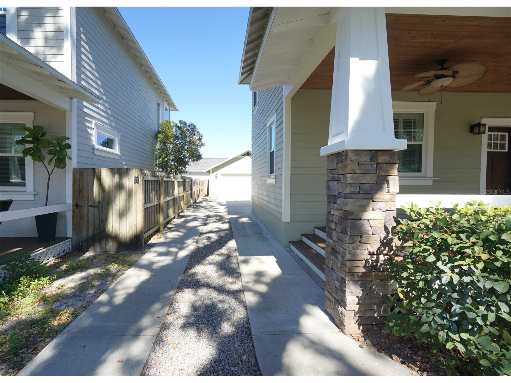 319 W Giddens Avenue Tampa FL 33603 TB8446919 image40