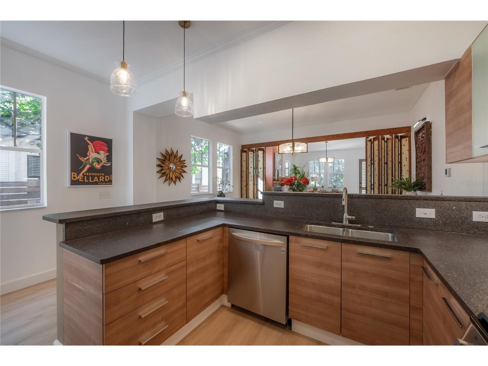 319 W South Avenue Tampa FL 33603 TB8465863 image21