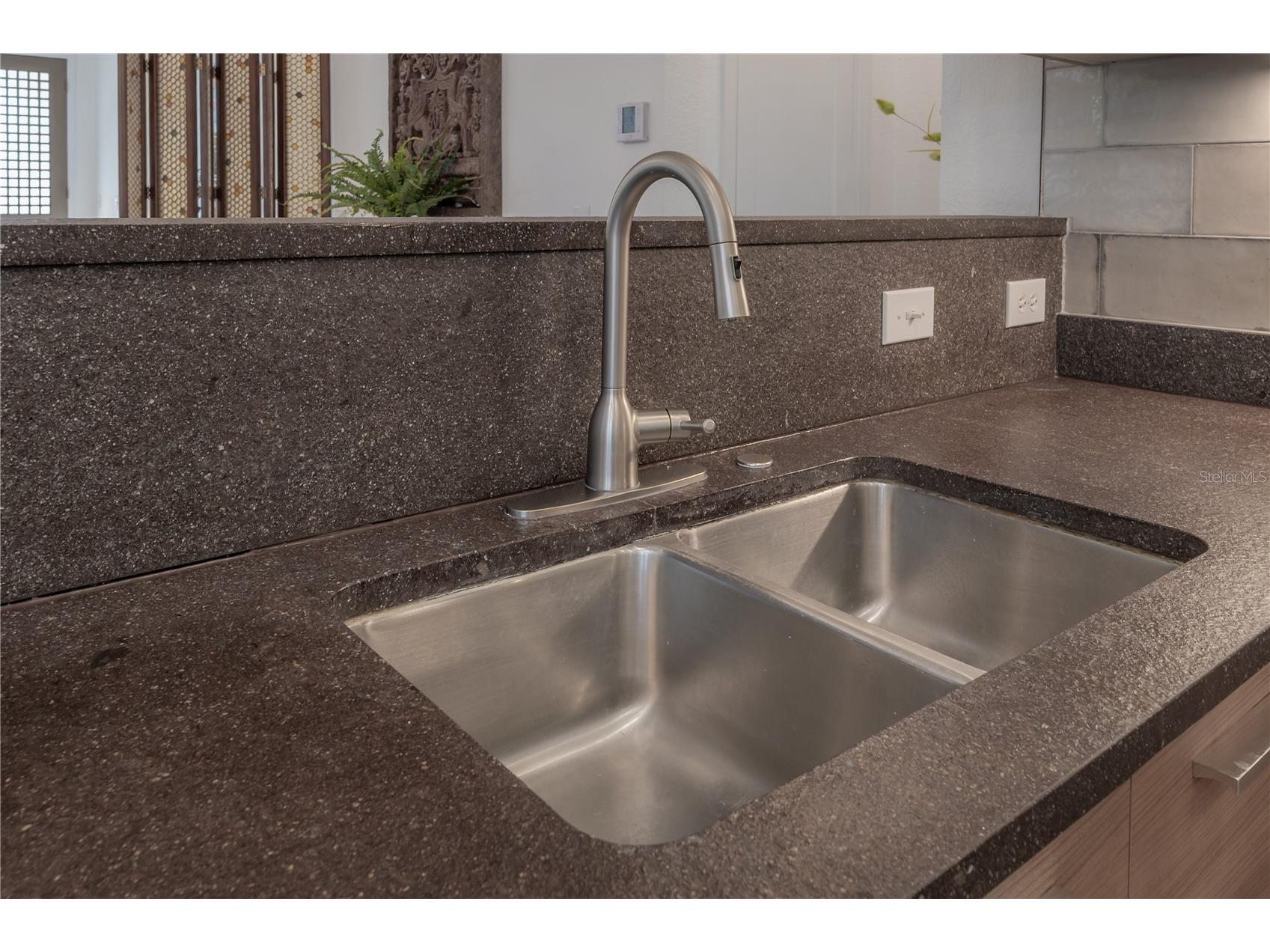 319 W South Avenue Tampa FL 33603 TB8465863 image25