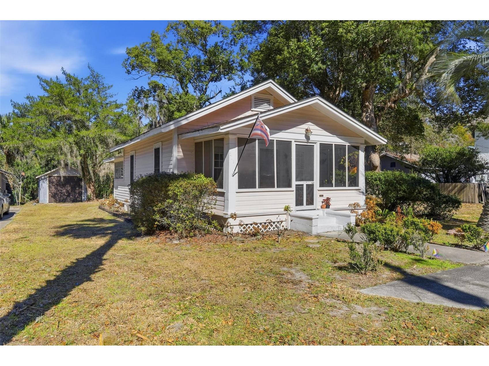 319 W University Avenue Deland FL 32720 V4947244 image1