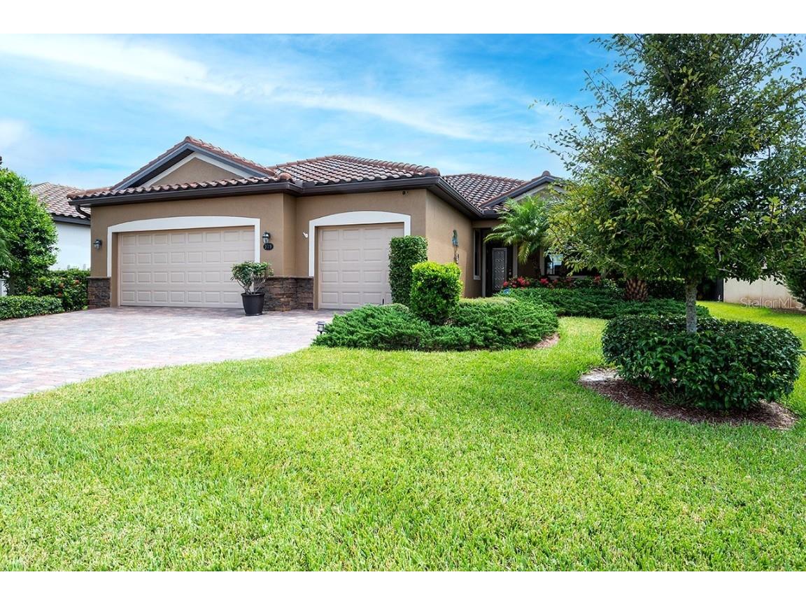 319 Whispering Palms Lane Bradenton FL 34212 - POND A4515795 image1