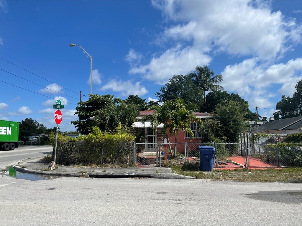3191 NW 88th Street Miami FL 33147 O6053110 image1