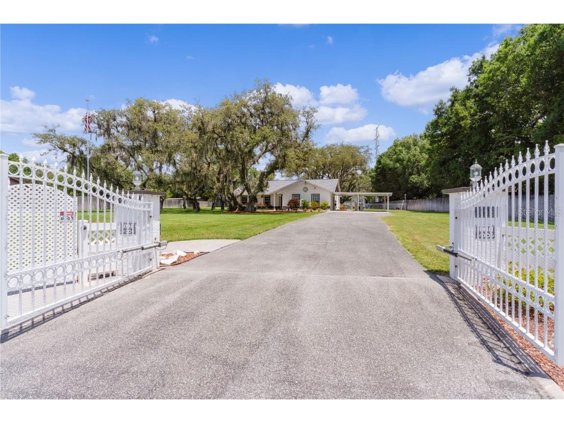 31919 Hedgerow Drive Wesley Chapel FL 33543 G5082538 image1
