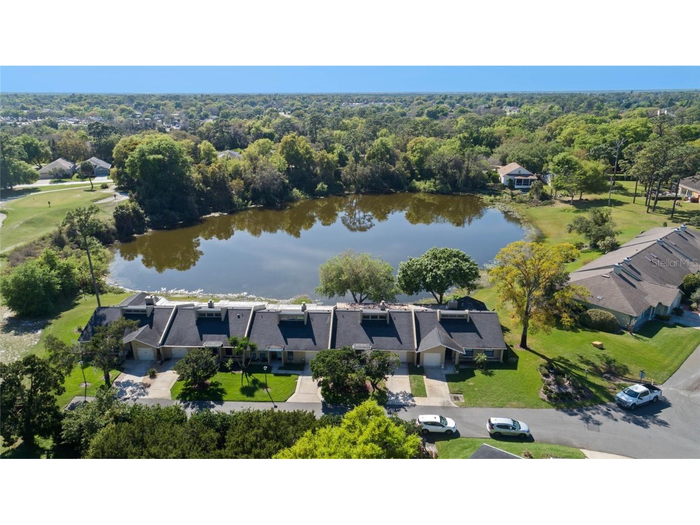 32 Fairway Drive Debary FL 32713 V4935124 image1