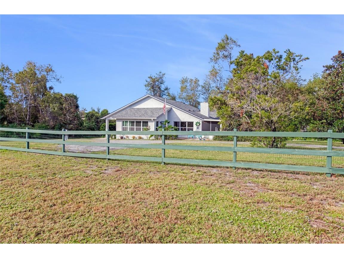 32 Gracie Road Debary FL 32713 V4939334 image1