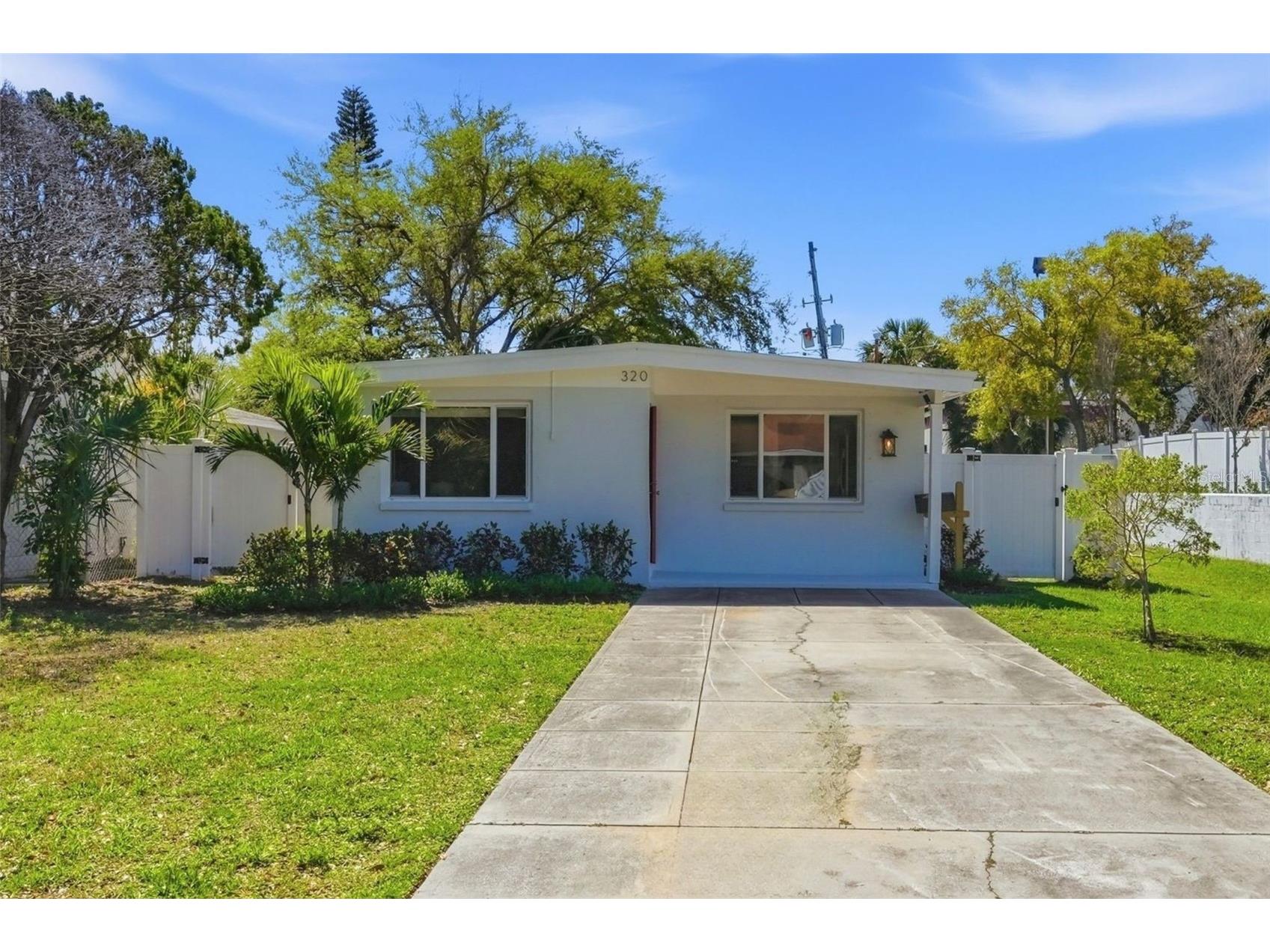320 93rd Avenue N Saint Petersburg FL 33702 TB8488576 image1