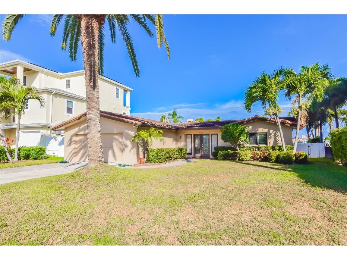 320 Bath Club Boulevard N North Redington Beach FL 33708 - INTRACOASTAL/BOCA CIEGA BAY U8202022 image1