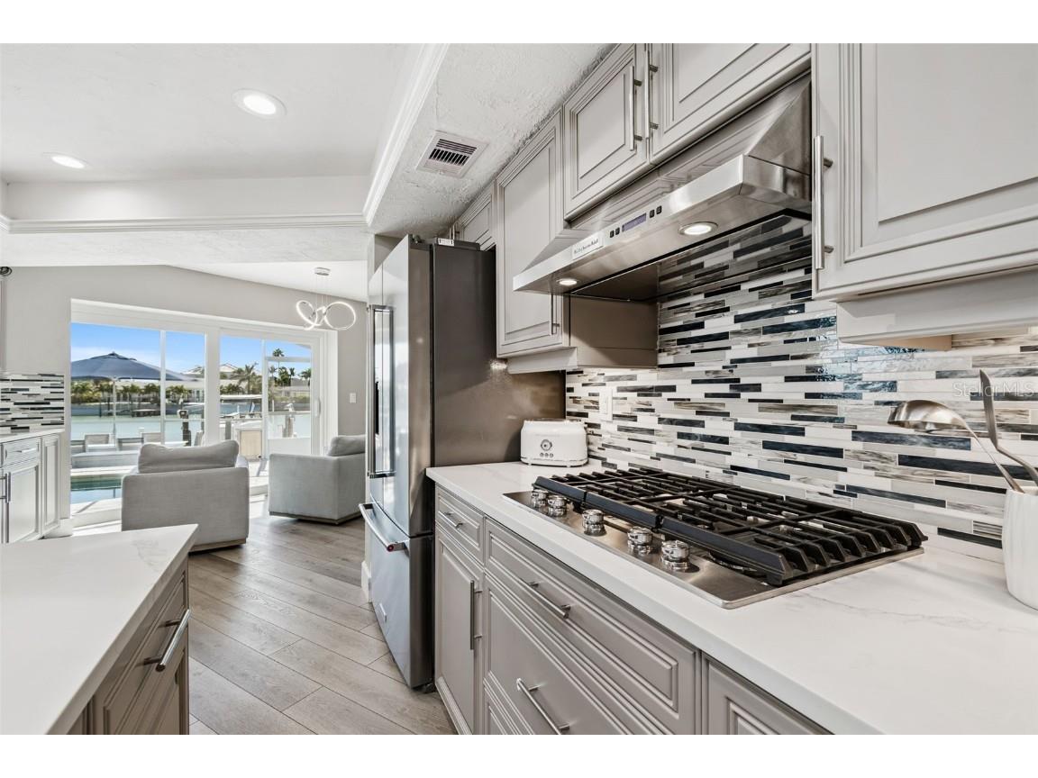 320 Belle Isle Avenue Belleair Beach FL 33786 TB8440328 image12