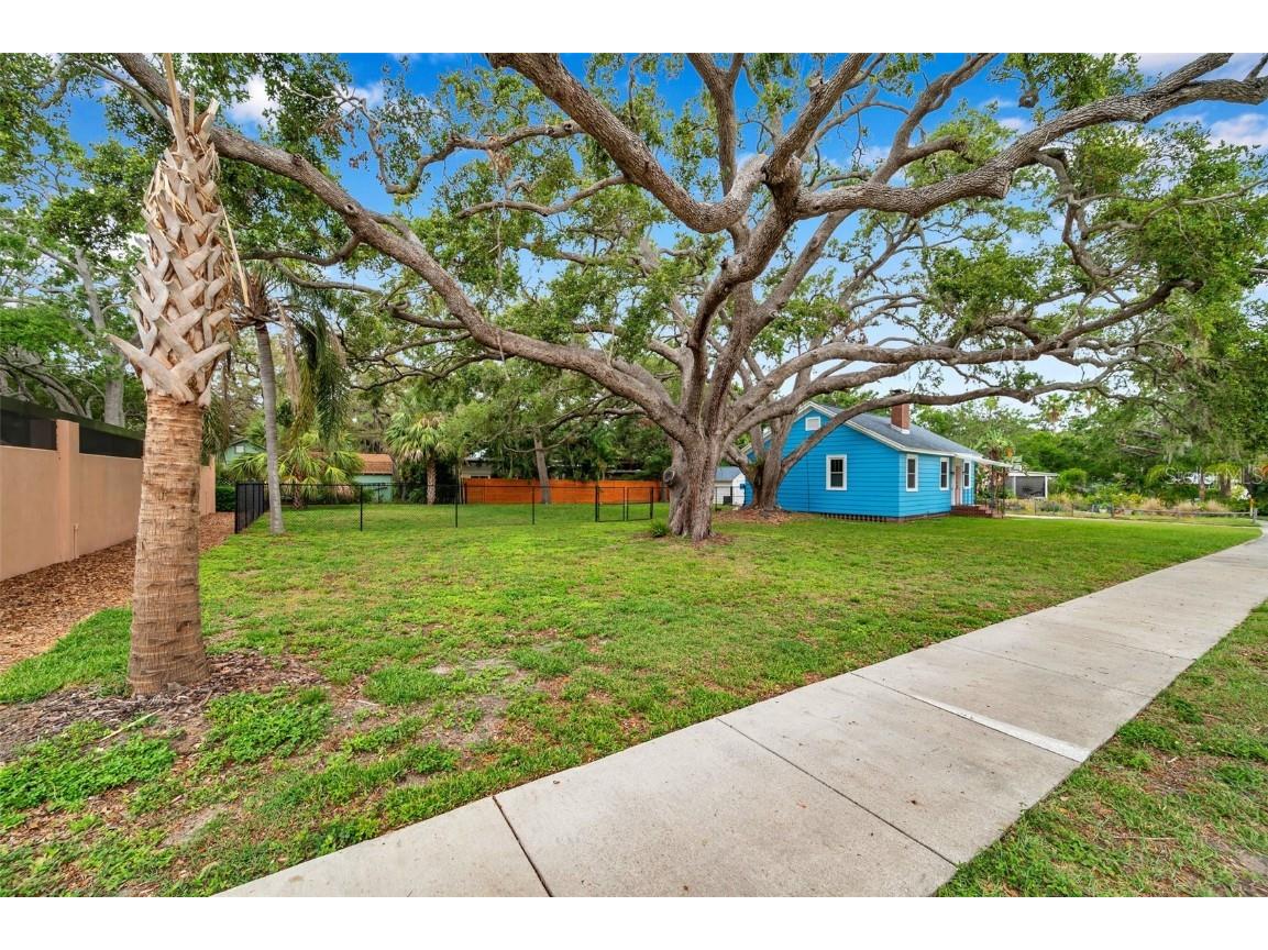 320 Broadway Dunedin FL 34698 TB8392598 image1