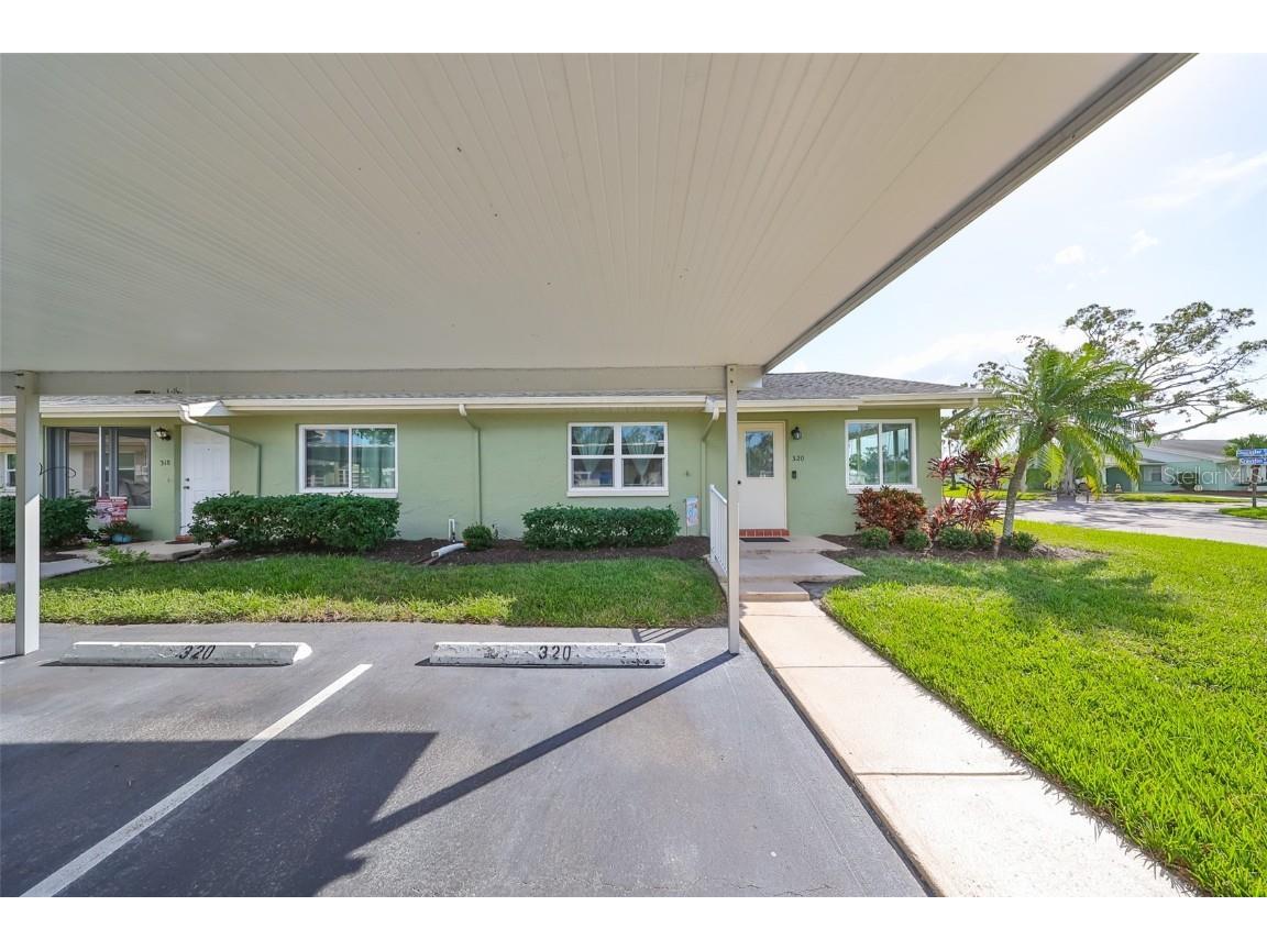 320 Gloucester Boulevard Sun City Center FL 33573 TB8320358 image1