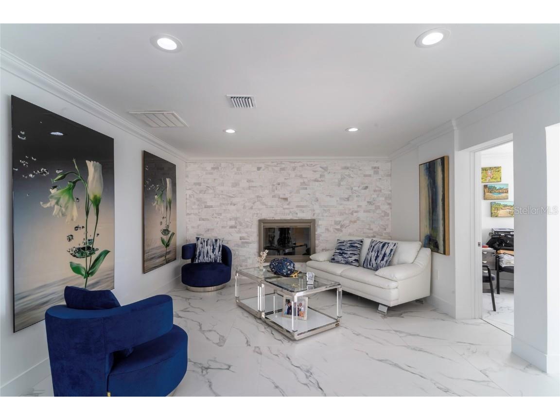 320 Harbor Passage Clearwater Beach FL 33767 TB8433216 image12