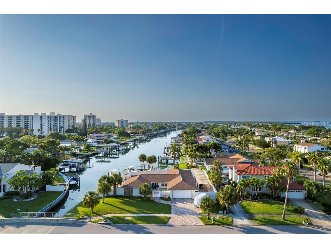 320 Harbor Passage Clearwater Beach FL 33767 TB8433216 image2